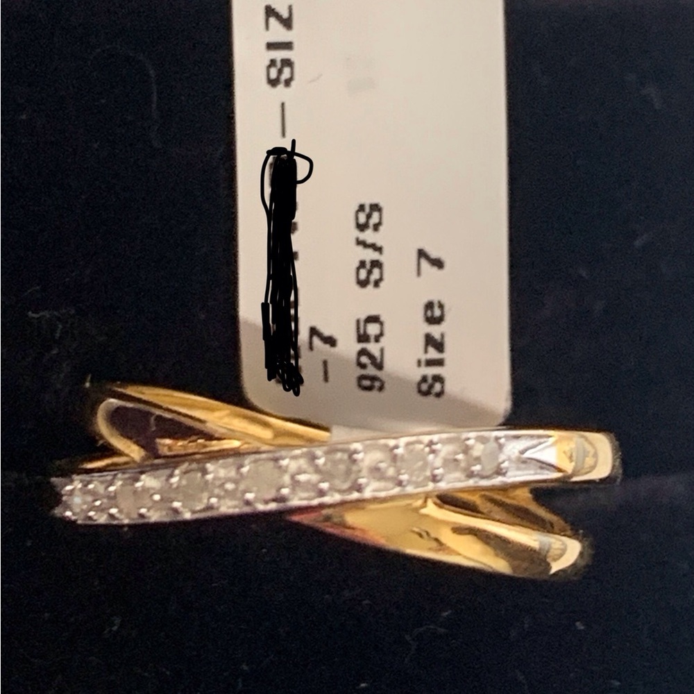Elegant Gold and Silver Women's Ring